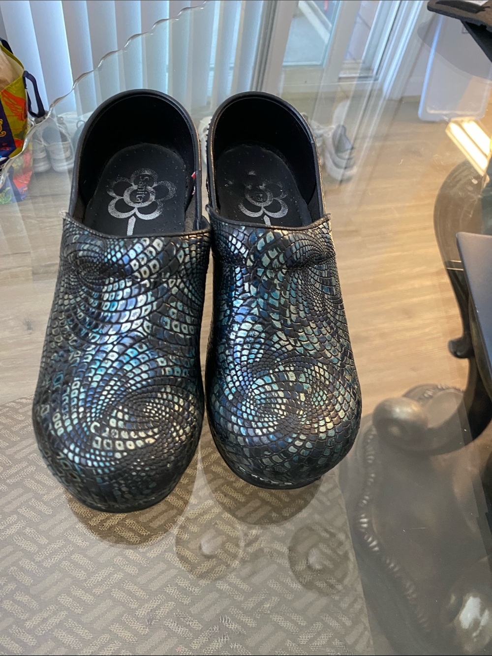 Blue Mosaic Pattern Clogs - Picture 3 of 7